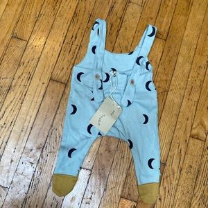 BNWT salopettes in midnight print by Organic Zoo. Size 0-3 months.
